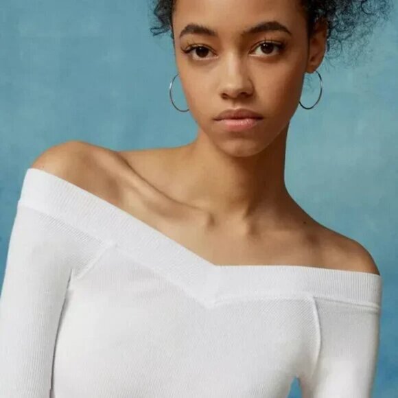 NWT Urban Outfitters BDG Shannen Off The Shoulder Long Sleeve White Tee - Picture 3 of 5